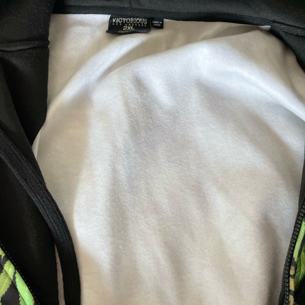 Victorious Men's Black and Green Lightweight Jacket